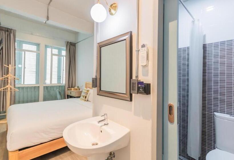 스탠다드 룸 킹사이즈 침대, Latima Boutique Hostel