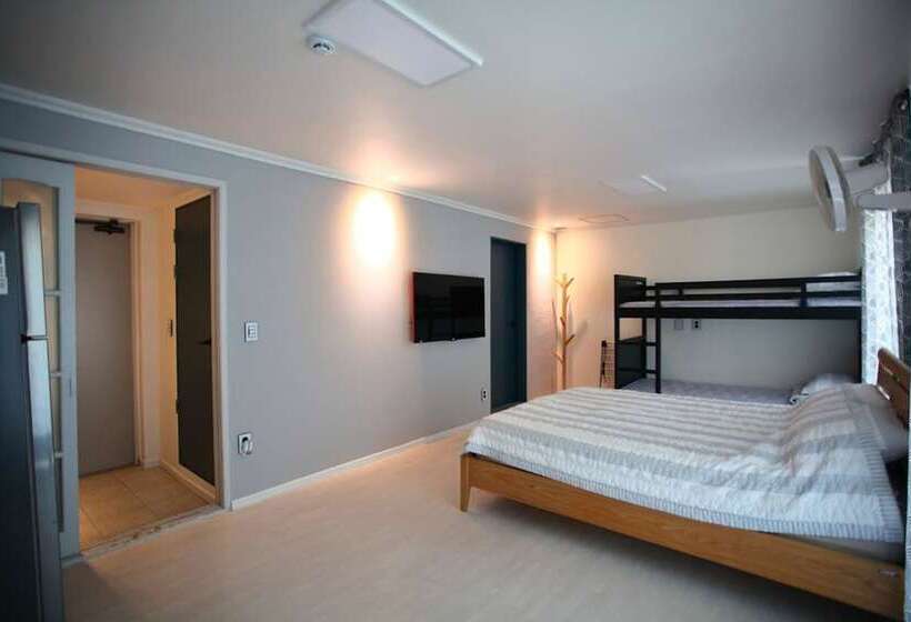 Семейный Номер, The Great Guest Guesthouse