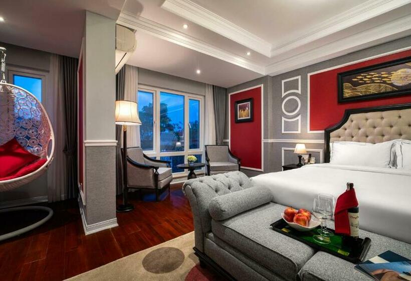 مجموعه ویستا شهر, Acoustic Hotel & Spa