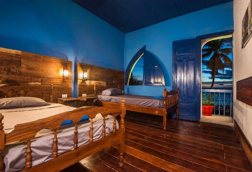 Triple Room Sea View, Hostal Estrella