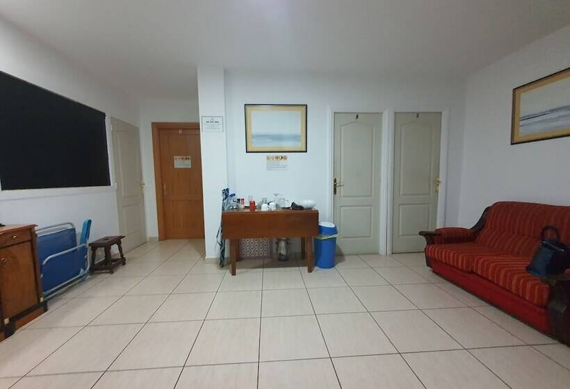 اتاق استاندارد با سرویس بهداشتی مشترک, Doramas Private Rooms Shared Toilet