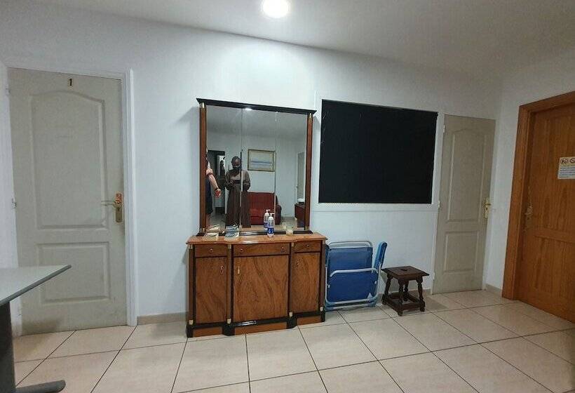 اتاق استاندارد با سرویس بهداشتی مشترک, Doramas Private Rooms Shared Toilet