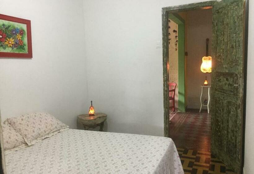 سوییت, Gira Arte Hostel