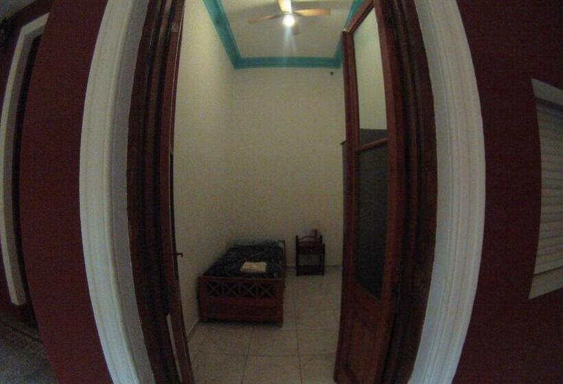 اتاق استاندارد یک تخته با سرویس بهداشتی مشترک, Hostelmo