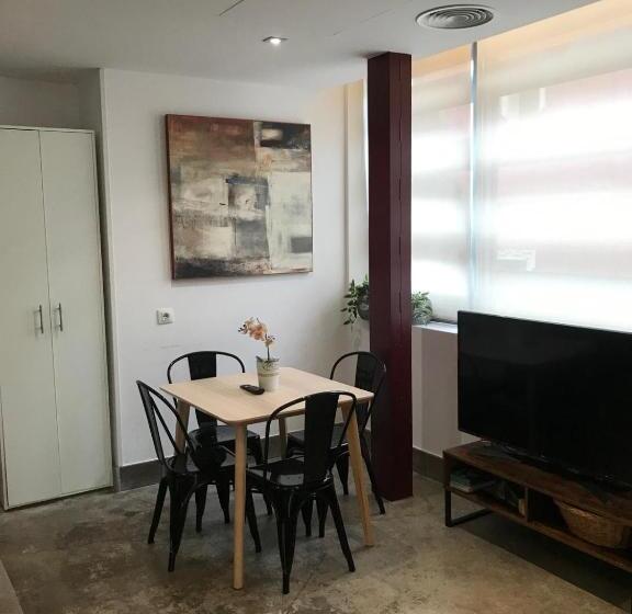 آپارتمان 1 خوابه, Urban House Siurot 33