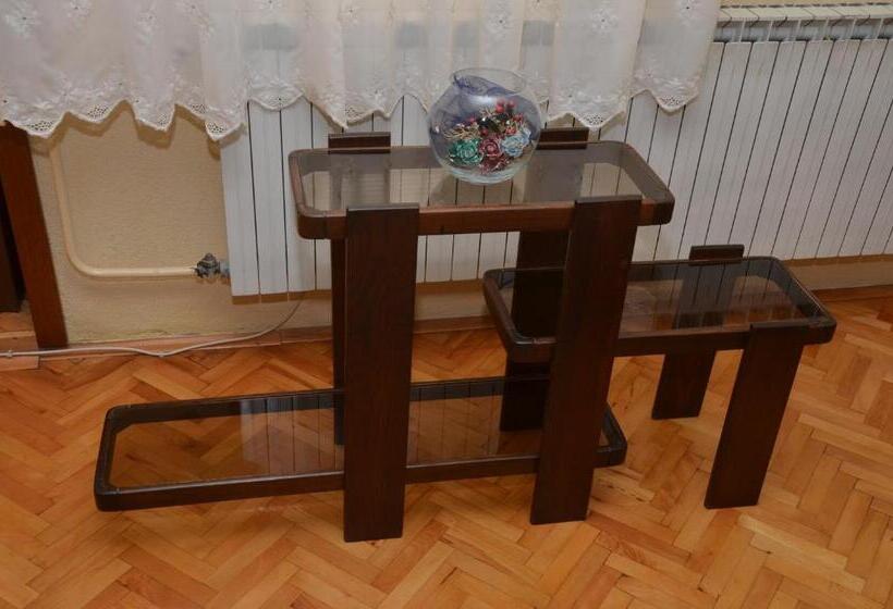 آپارتمان 1 خوابه همکف, Apartment Elmari
