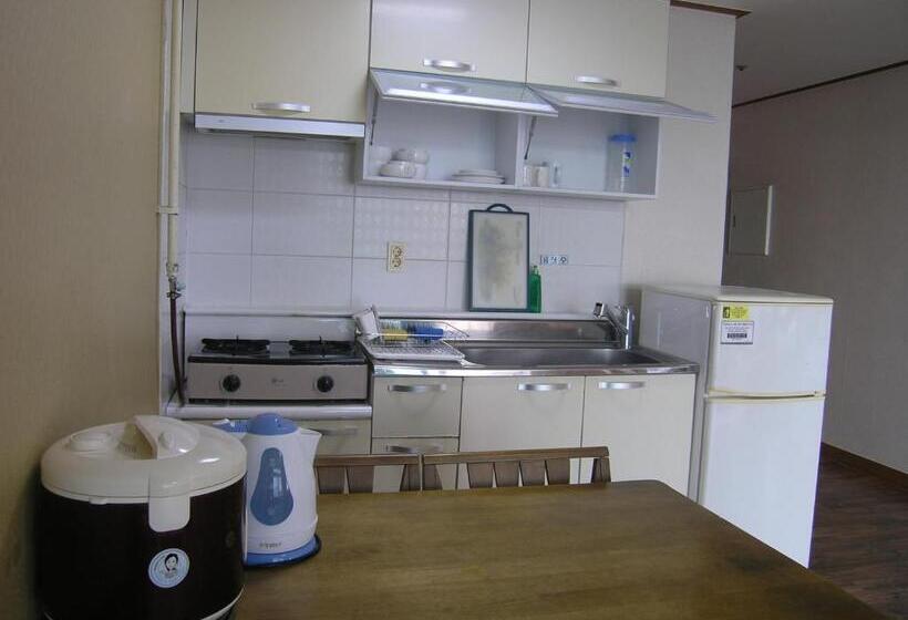 Семейный Номер, Jeju Ilsung Beach Condo