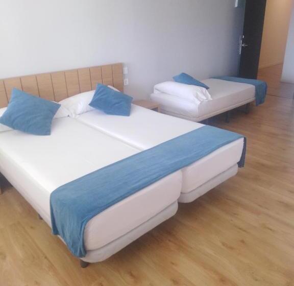 Triple Room Sea View, Nanit Valencia Hostel