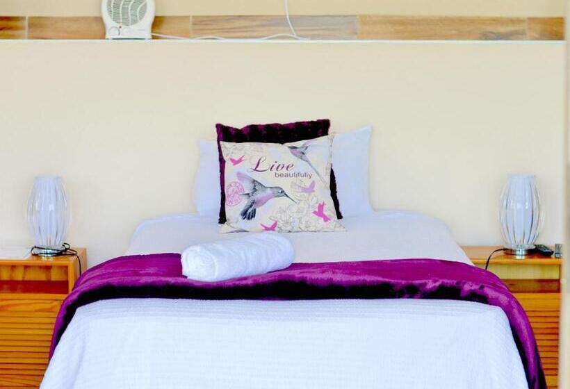 اتاق استاندارد با چشم‌انداز کوهستان, Rehoboth Mountain Suites