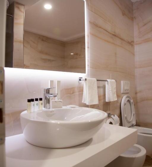 스탠다드 룸 측면 바다 전망, Royal G Hotel And Spa