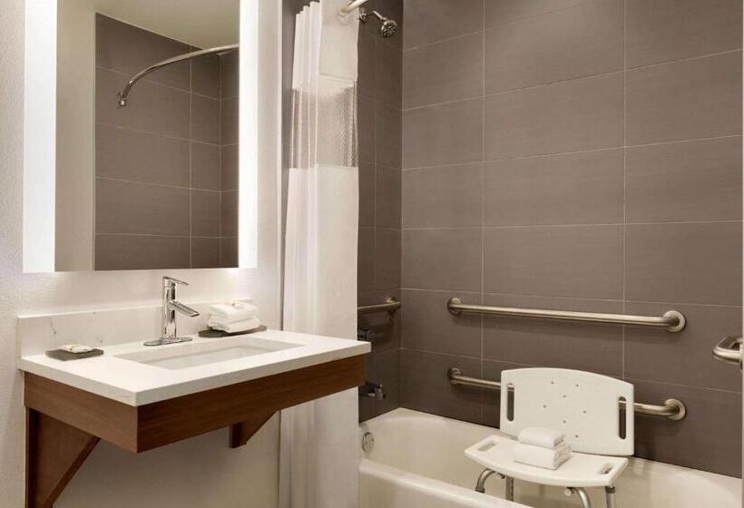 장애인을 위한 킹사이즈 침대 스탠다드 룸, La Quinta By Wyndham San Luis Obispo