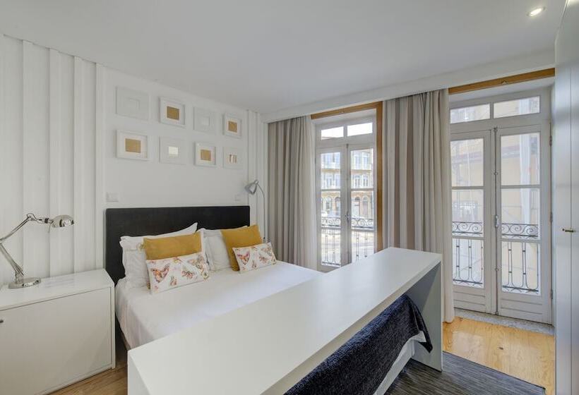 Люкс с Балконом, Bellu Suites