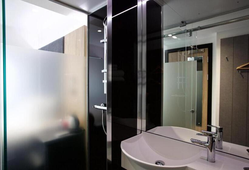 Семейный Номер, The Z Hotel Bath