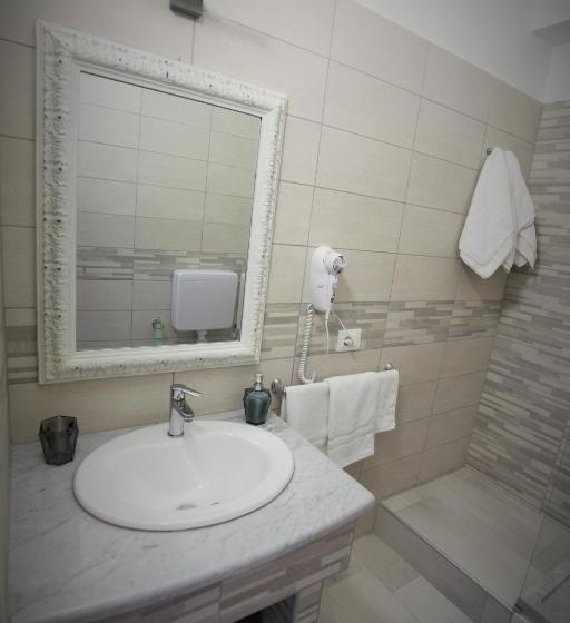 اتاق لوکس, Central Apartments