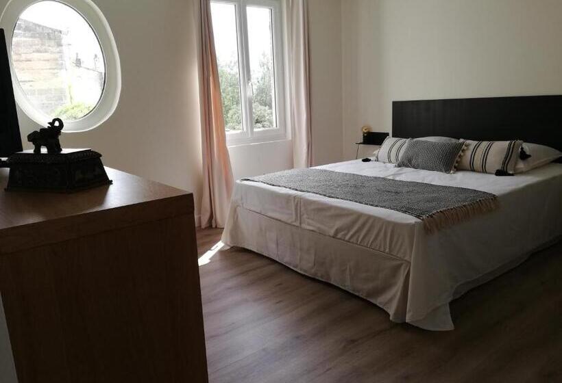 ガーデンビュースタンダードルーム, L Angély   Chambres D Hôtes