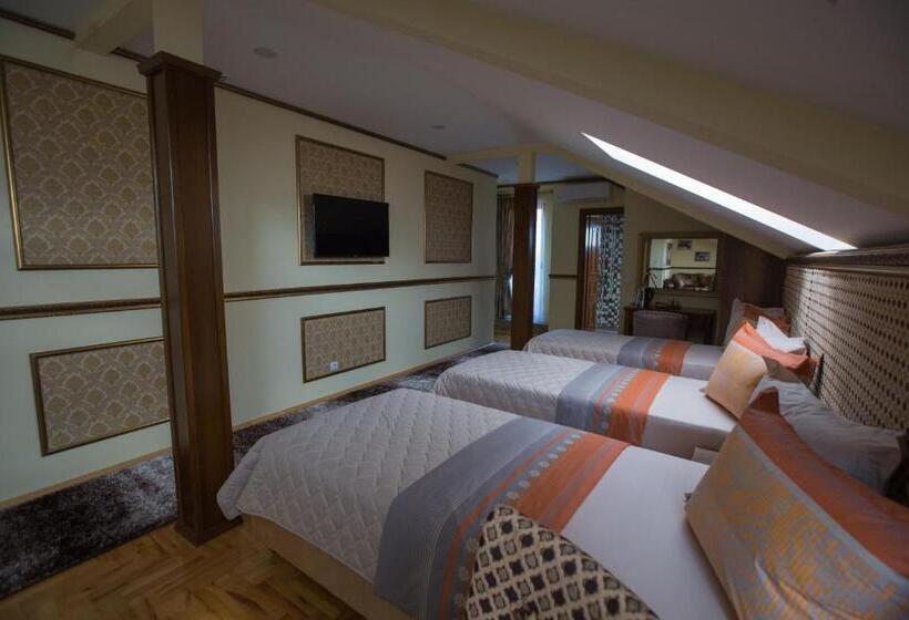اتاق استاندارد سه تخته با بالکن, Robevski Luxury Rooms