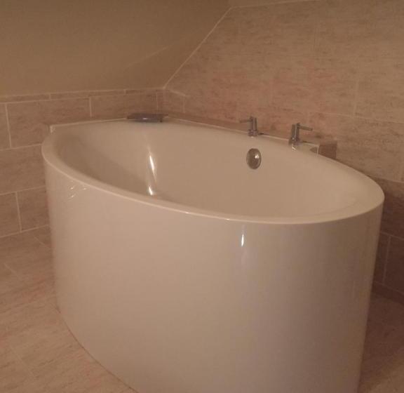 Deluxe Suite King Bed, Retreat At The Knowe Auchincruive Estate