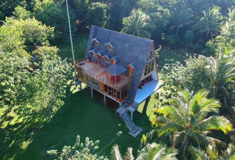 Номер Стандарт с Балконом, Camiguin Volcano Houses   A Frame House