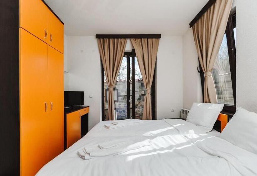 غرفة قياسية ثلاثية, Zlatograd 2 Iosifova Guest House