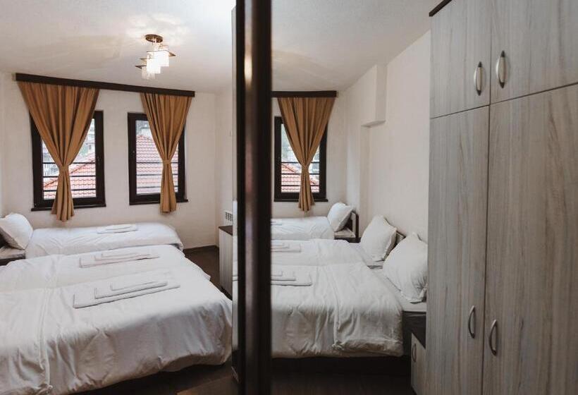 غرفة قياسية ثلاثية, Zlatograd 2 Iosifova Guest House