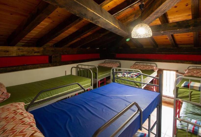 Кровать в Общей Комнате, La Pata De Oca Hostal Rural Y Albergue