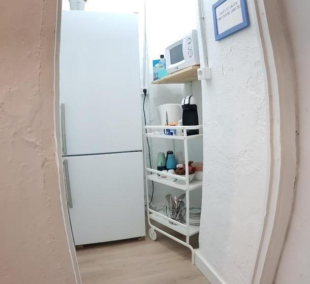 اتاق استاندارد یک نفره, Pensión Cádiz