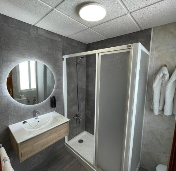 스탠다드 트리플 룸, Hostal Calderón De La Barca