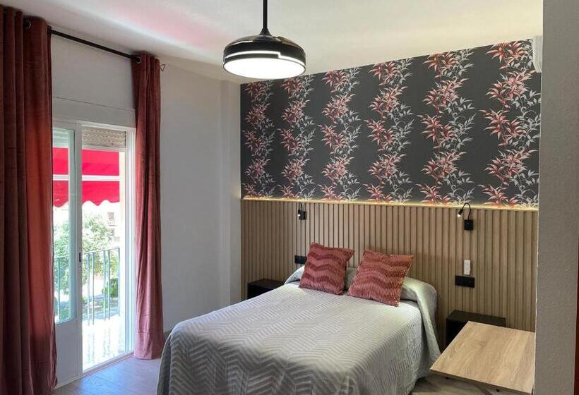 스탠다드 트리플 룸, Hostal Calderón De La Barca