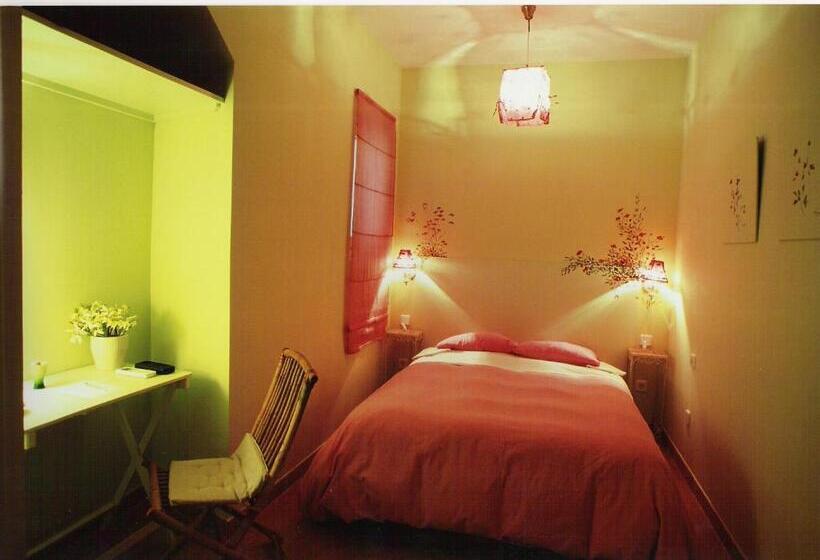 经济房, Hostal Fornos