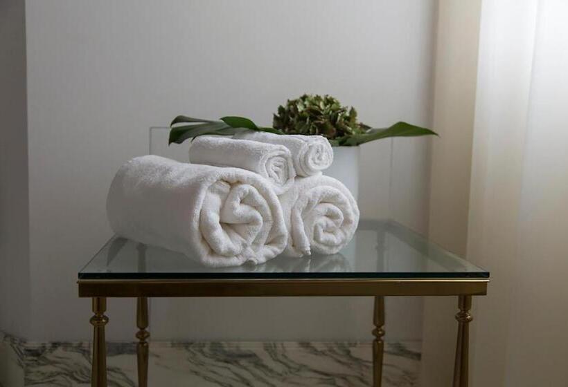 سوییت جونیور, Ai Bastioni Boutique