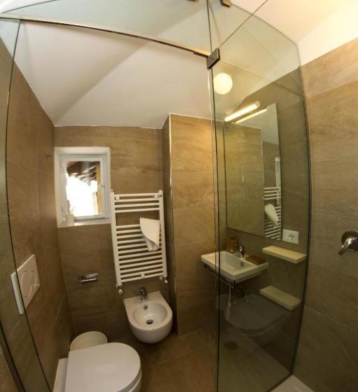 استودیوی استاندارد, Residence Villa Ombrosa