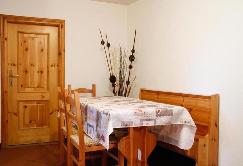 آپارتمان 1 خوابه همکف, Casa Chamonin