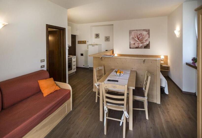 ベーシックワンルーム, Le Servite Apartments