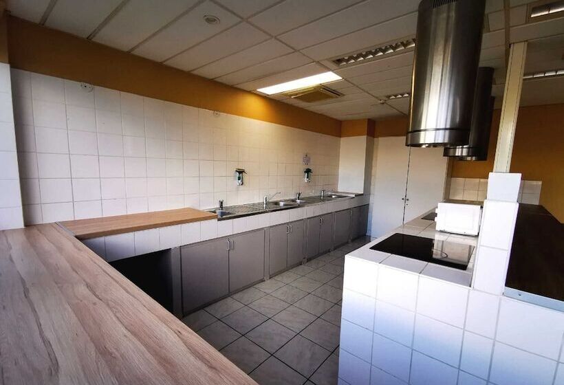Студия Стандарт, Paris Par Trains, Area, Studios Avec Salle De Bain Et Kitchenette Privées, Ou, Chambres Avec Salles