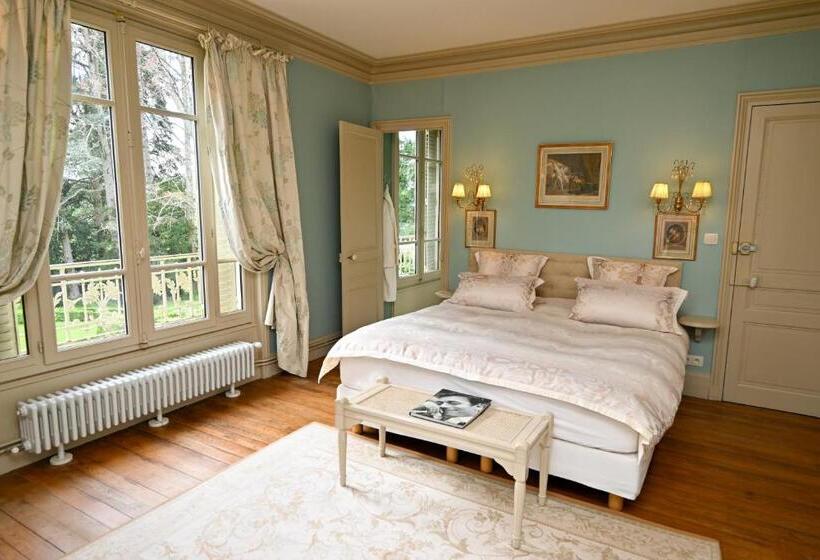 Классический Номер, Château De La Chaix