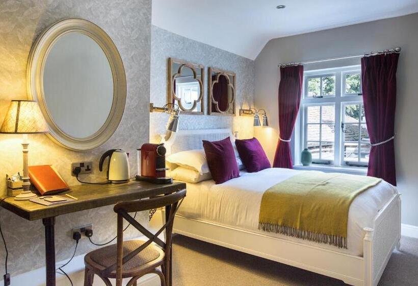 Номер Стандарт, The Chequers Marlow