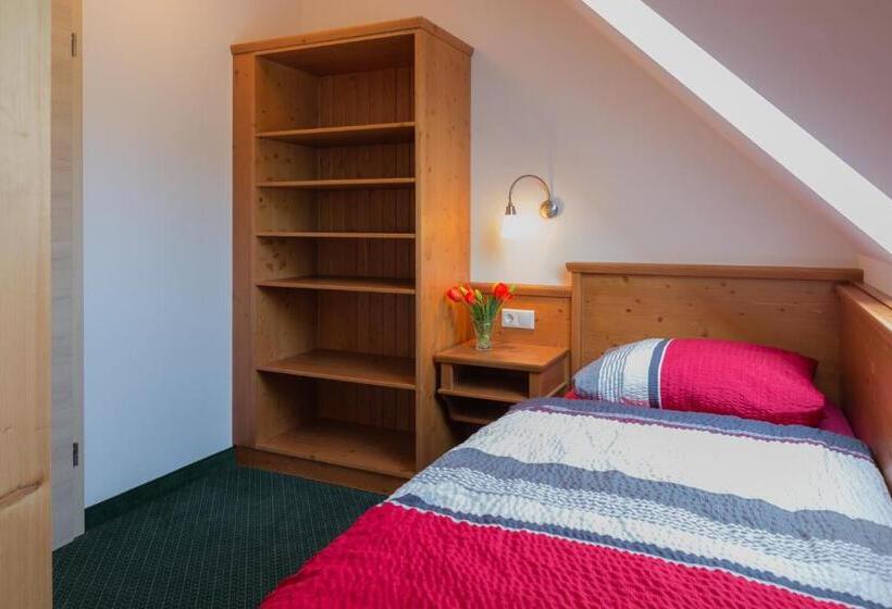 Люкс Семейный 2 Спальни, Pension Am Finkenberg