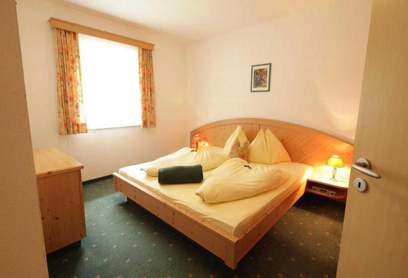 Comfort room with mountain view, Aparthotel Alpenpark