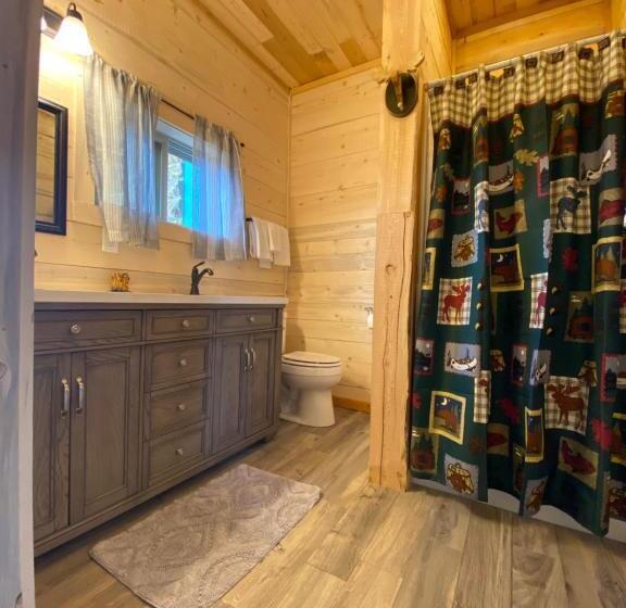 Семейное Студио, Yellowstone Cutthroat Guest Ranch
