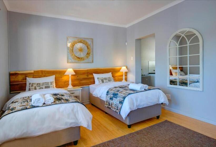 اتاق سوپریور با چشم‌انداز باغ, Amour Guest House