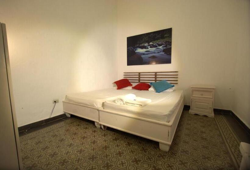 اتاق استاندارد, La Puerta Roja Guest House