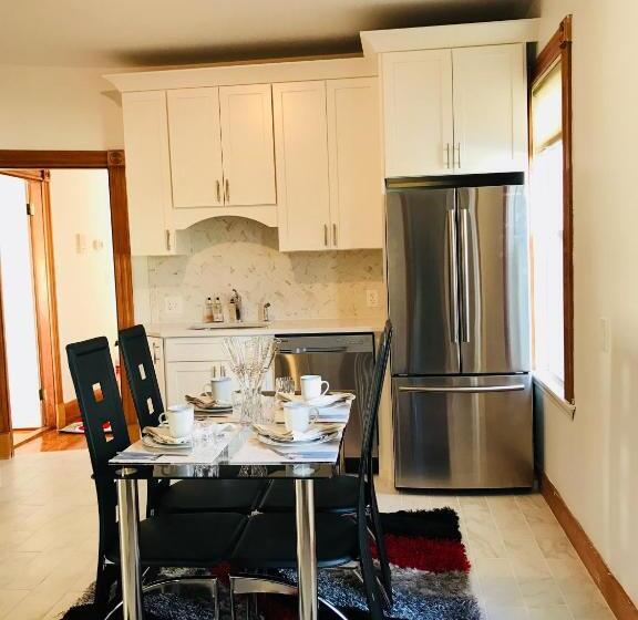 침실 2개 스위트, Boston Lodge And Suites