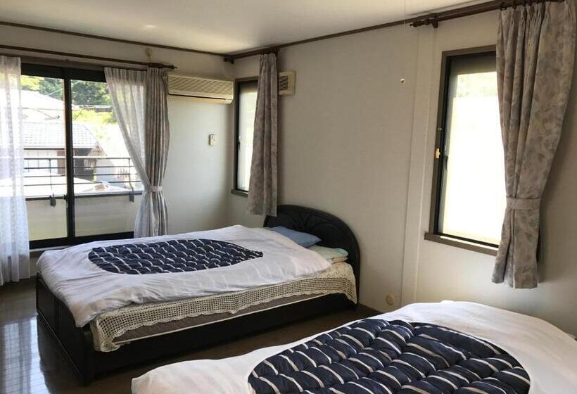 스탠다드 트리픔 룸 공동욕실, Guest House Seaside Namihei