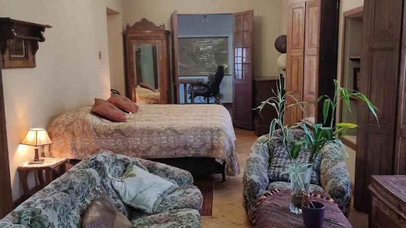 آپارتمان 1 خوابه با تراس, Casa Ramirez   Guest House En El Segundo Piso