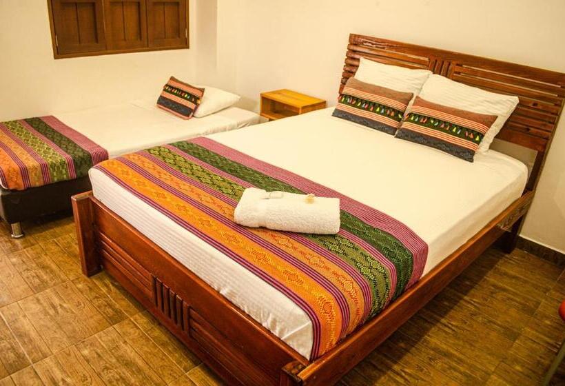 Номер Стандарт Трехместный, Casa Palomino Hostal