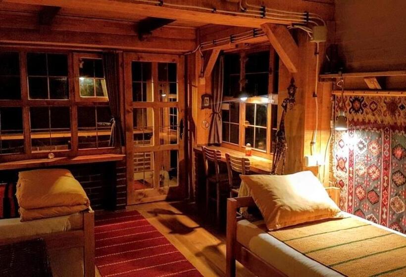 کلبه ییلاقی, Base For Adventurers   Urban Guerrilla