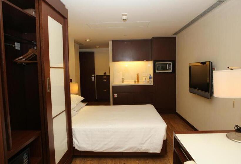 استودیوی استاندارد, 218 Apartment