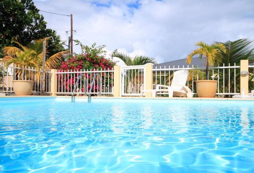 آپارتمان 3 خوابه, L Oasis De Terre Rouge