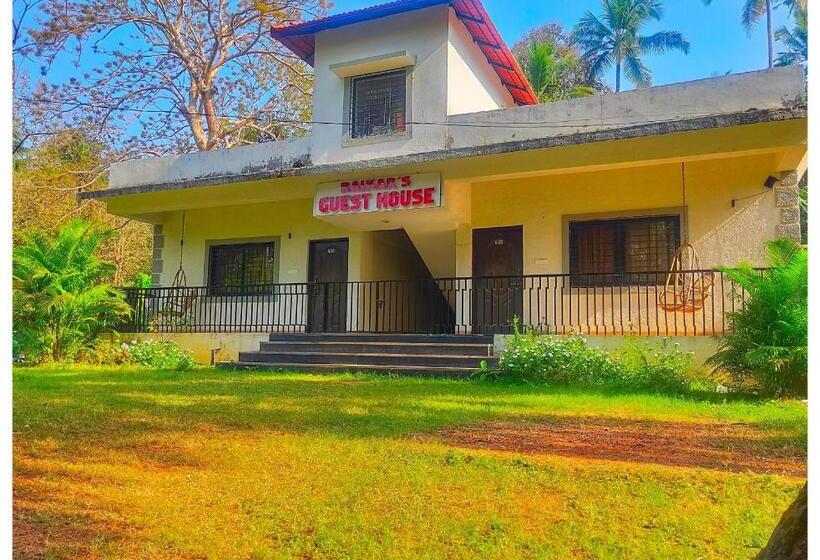 豪华房间, Raikar Guest House