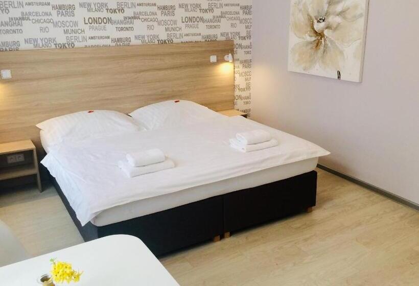 Номер Стандарт, Pension Phoenix
